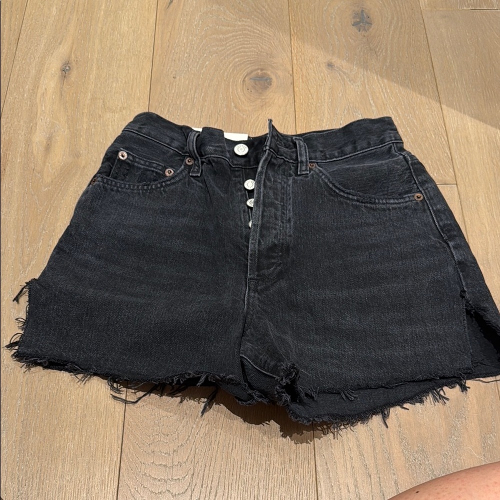 AGOLDE Dee Short in Divise in 24